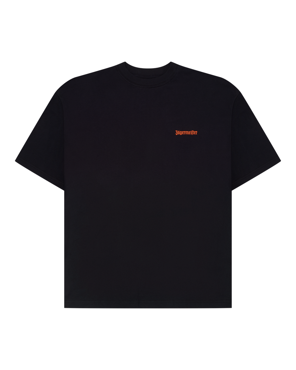 Tricou negru cu etichetă Jägermeister, cu un mic logo portocaliu pe piept.