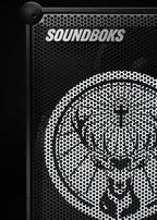 Boxă neagră Soundboks cu logo-ul brandului Jägermeister