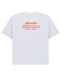 Tricou alb cu adresa Jägermeister portocalie pe spate.